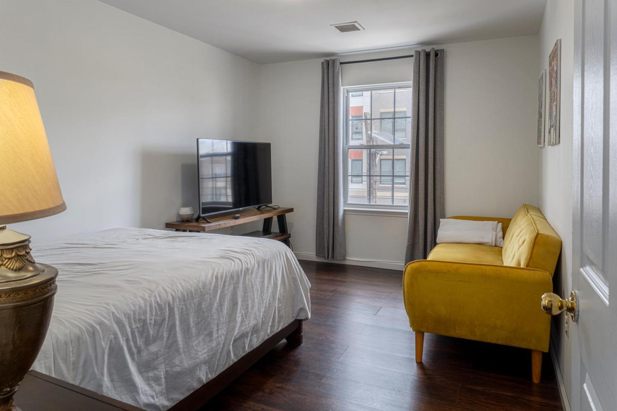 Huge 3br Urban Gem Just 3 Miles To Nyc Free Parking * Jersey City