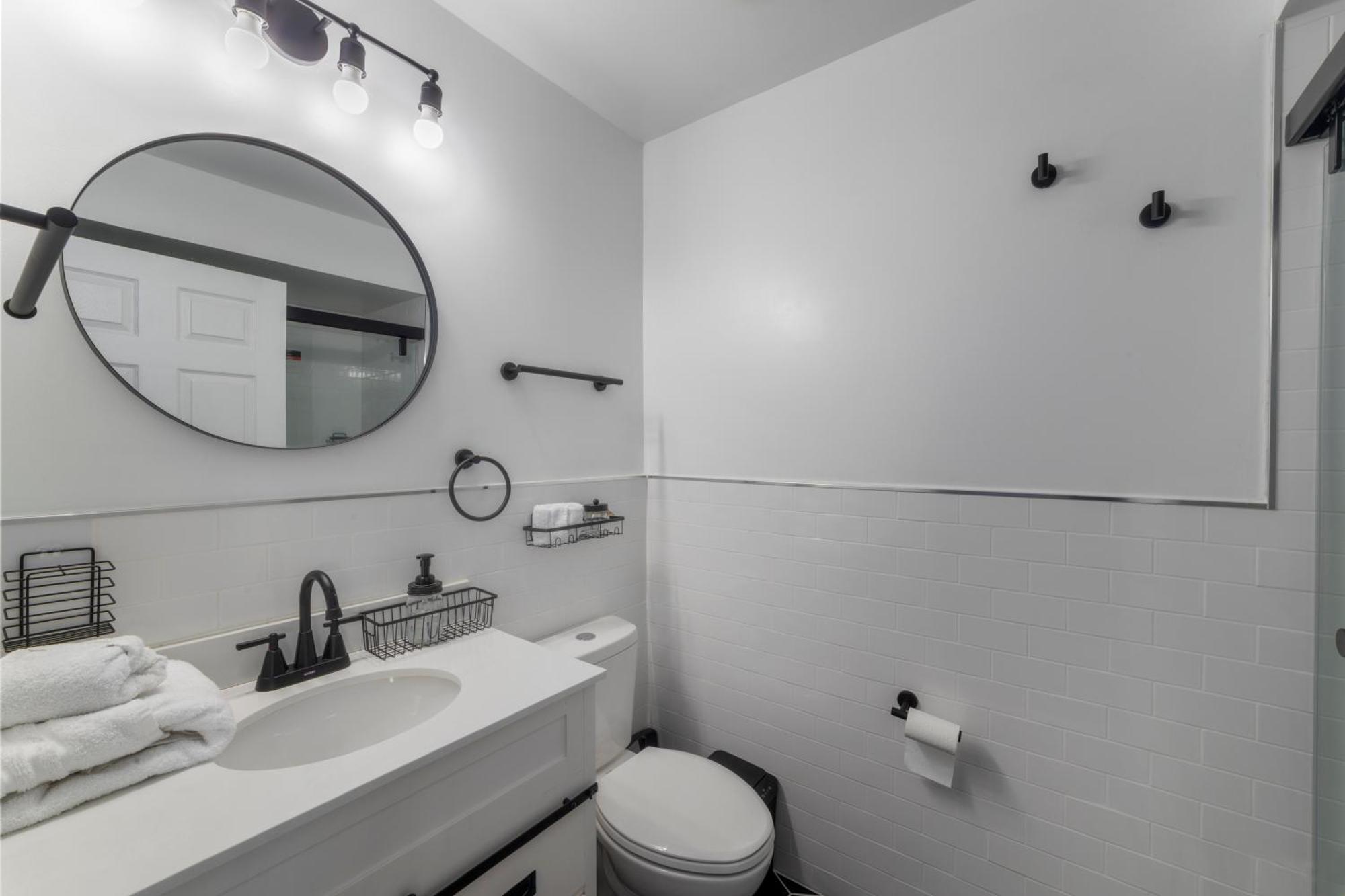 Huge 3br Urban Gem Just 3 Miles To Nyc Free Parking *