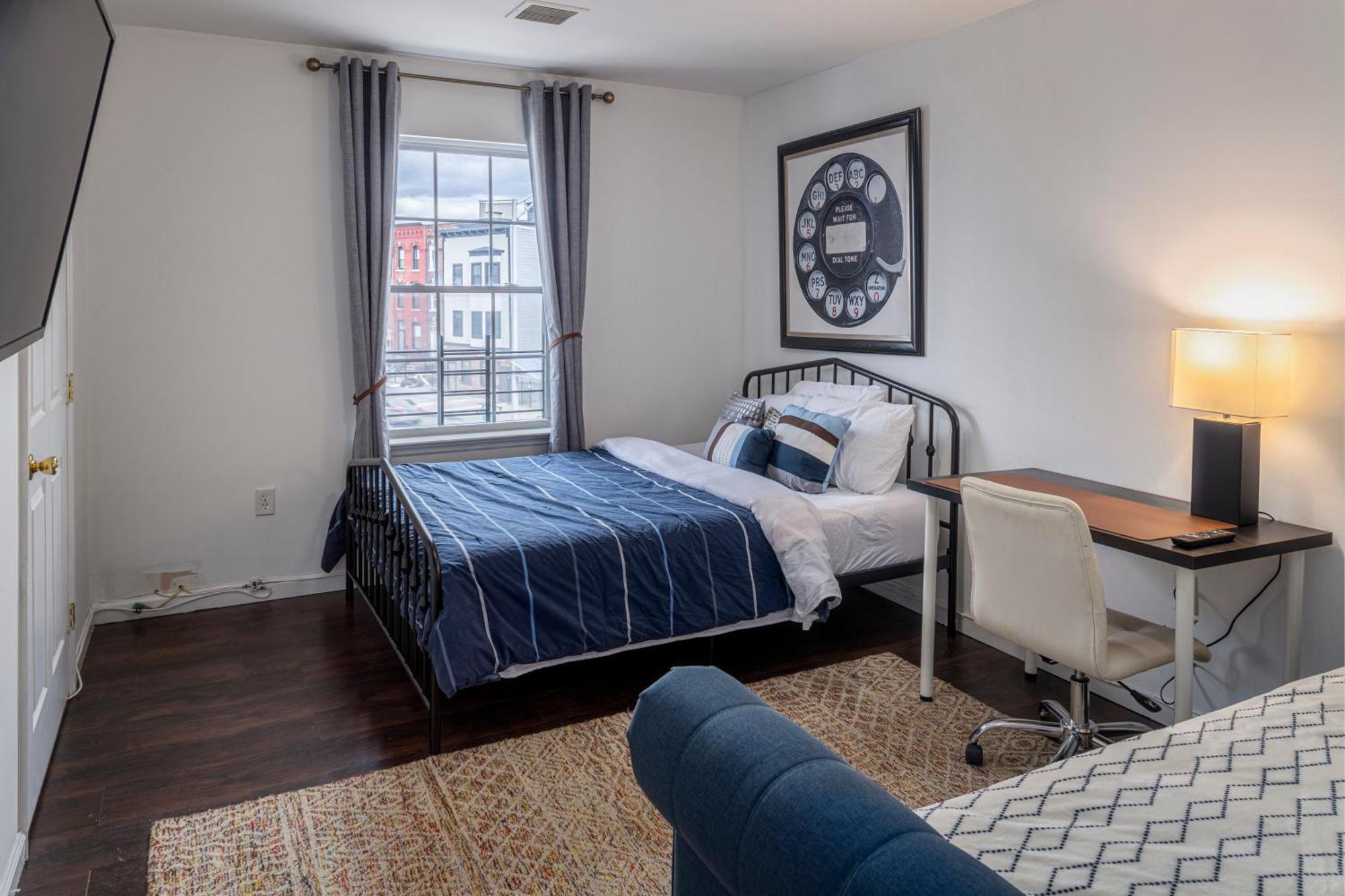 Huge 3br Urban Gem Just 3 Miles To Nyc Free Parking Appartement *