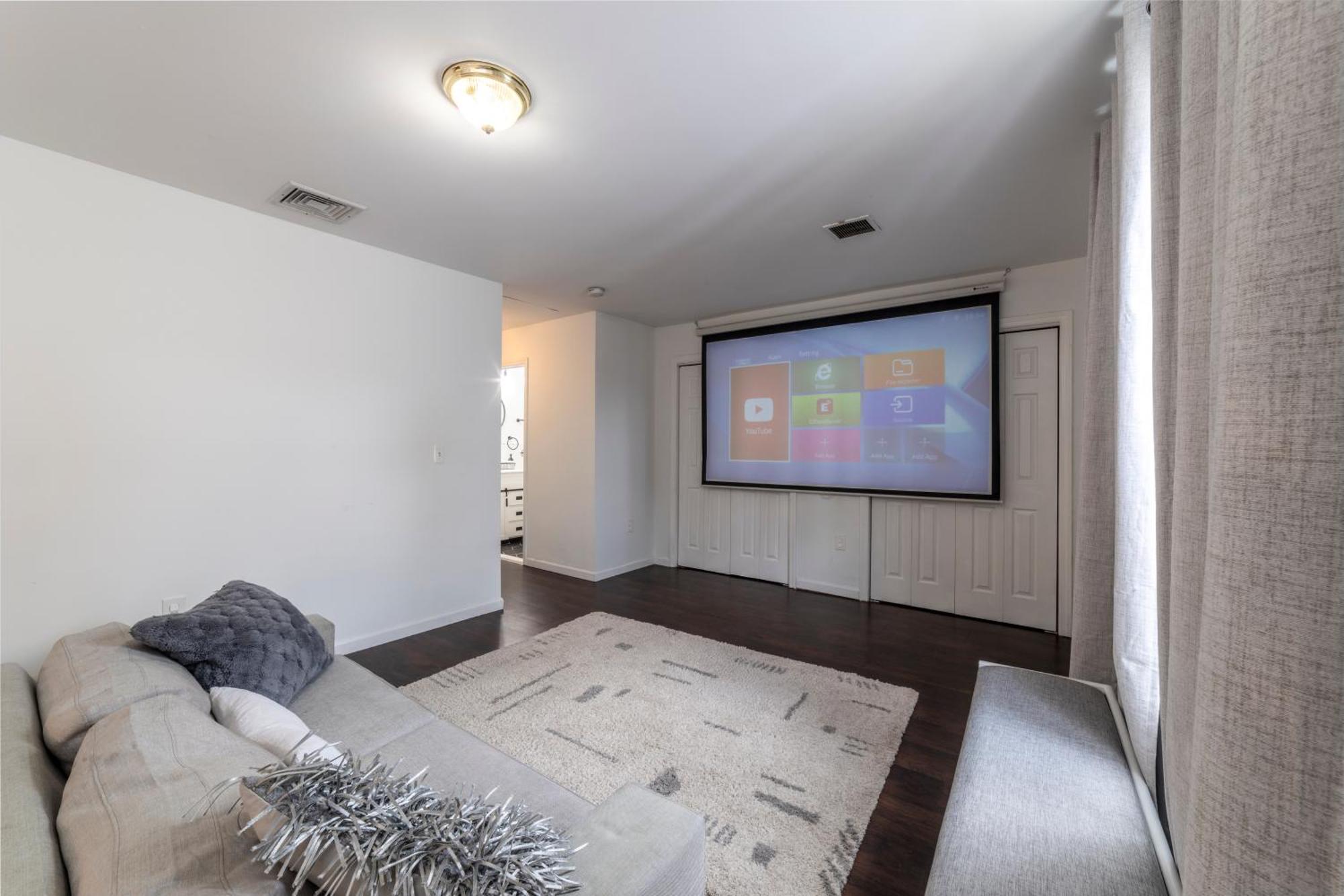 Huge 3br Urban Gem Just 3 Miles To Nyc Free Parking Appartement